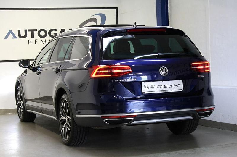 Blau Gebraucht 2017 VW Passat Alltrack Kombi | 22.990 € (Teuer) - Bild 1/4