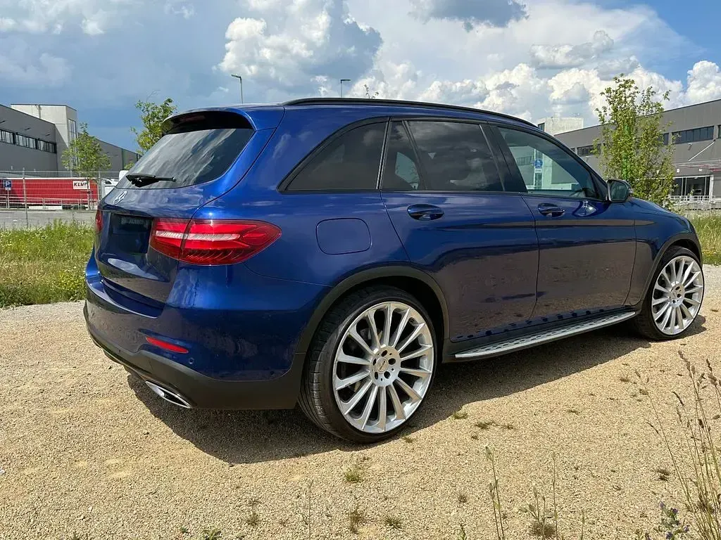 Gebraucht Mercedes GLC220 AMG line 170 PS (125 kW) 2017 Blau SUV