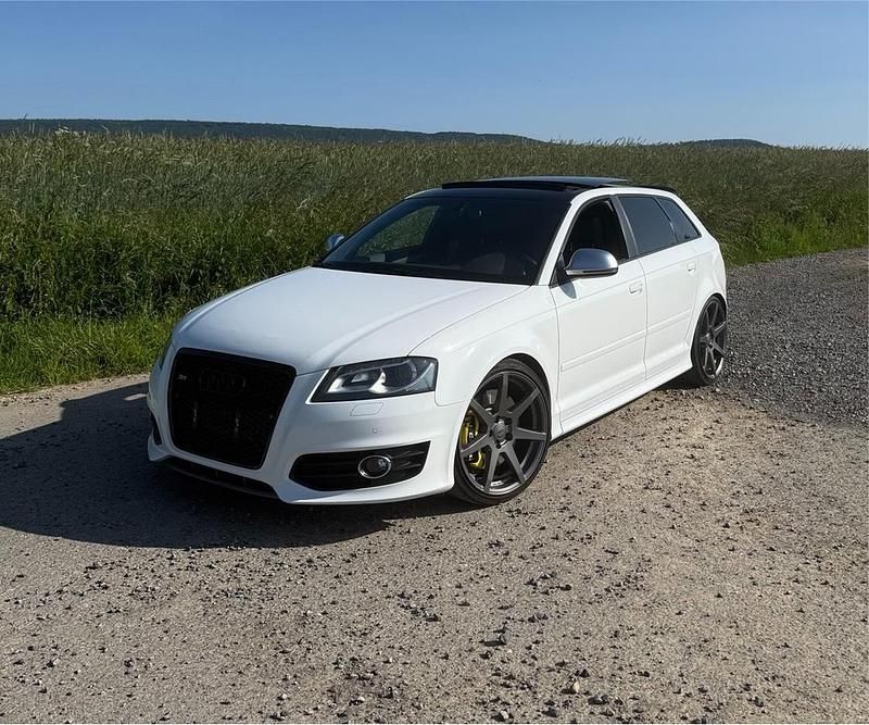 Weiß Gebraucht 2008 Audi S3 Kleinwagen | 11.000 € (Fairer Preis) - Bild 1/4