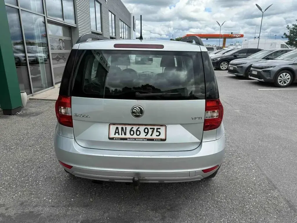 Gebraucht Skoda Yeti Active 105 PS (77 kW) 2014 Silber SUV