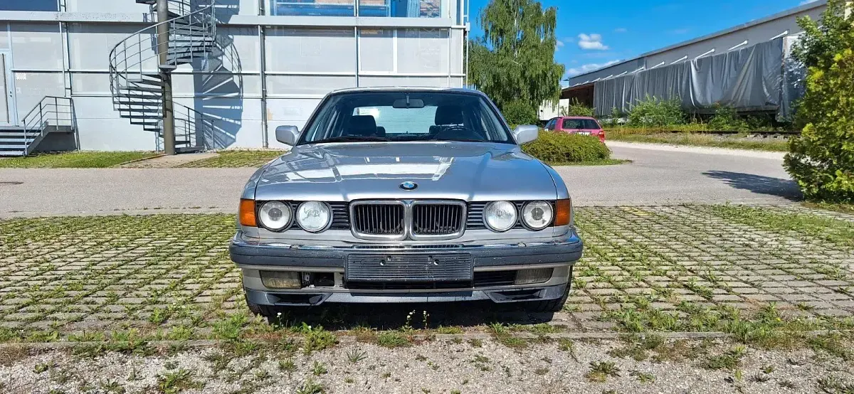 Gebraucht BMW 750L 299 PS (219 kW) 1991 Silber Limousine