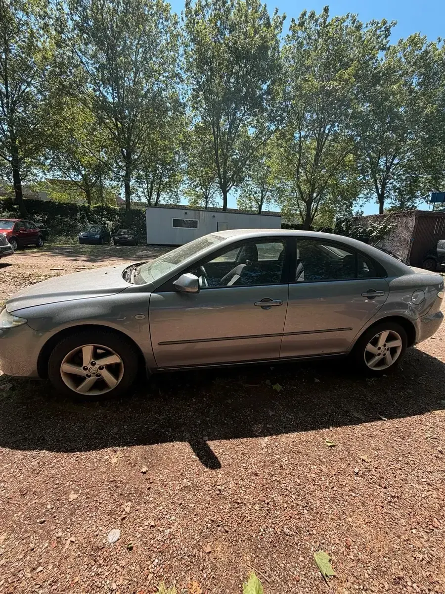 Używany Mazda 6 141 KM (103 kW) 2004 Szary Sedan/Limuzyna