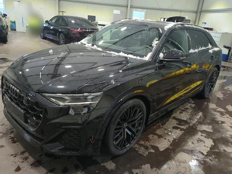 Gebraucht Audi Q8 Ambiente 286 PS (210 kW) 2024 Mythosschwarz metallic SUV