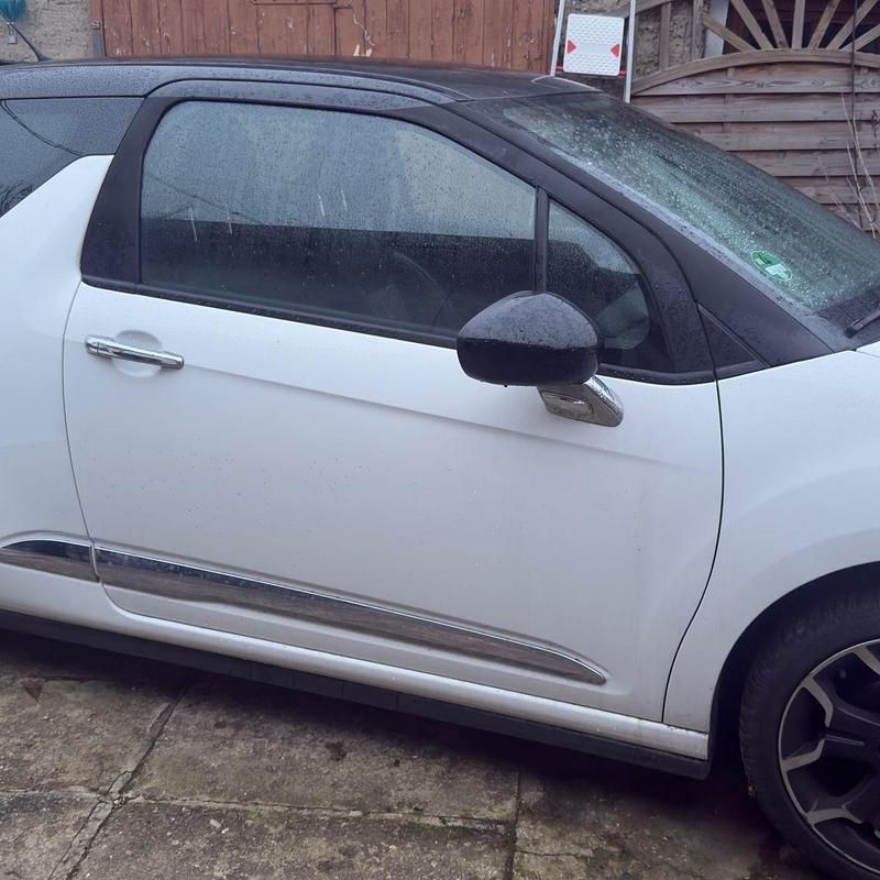 Weiß Gebraucht 2013 Citroën DS3 So Chic Kleinwagen | 5.400 € (Fairer Preis) - Bild 1/4