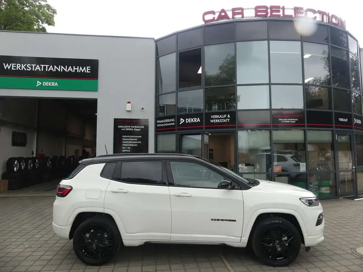Gebraucht Jeep Compass 131 PS (96 kW) 2023 Alpine white SUV