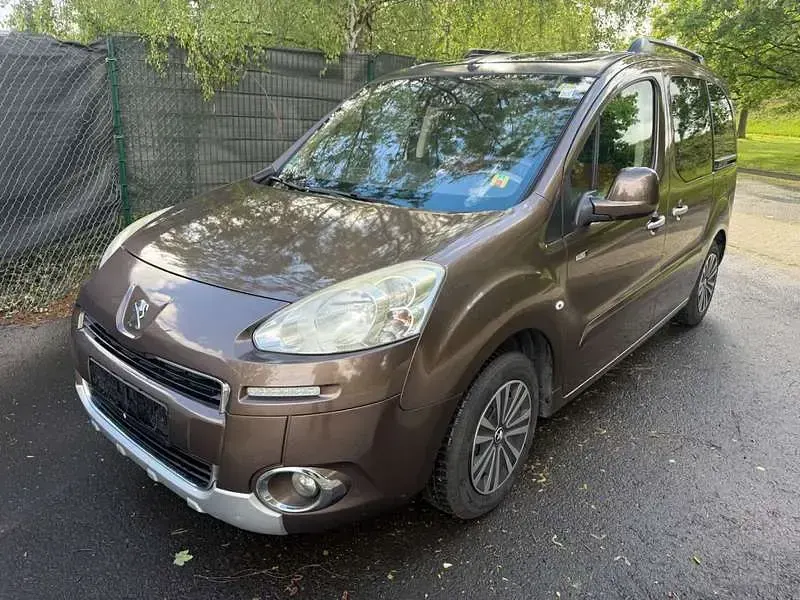 Gebraucht Peugeot Partner 120 PS (88 kW) 2013 Rich oak Van / Kleinbus