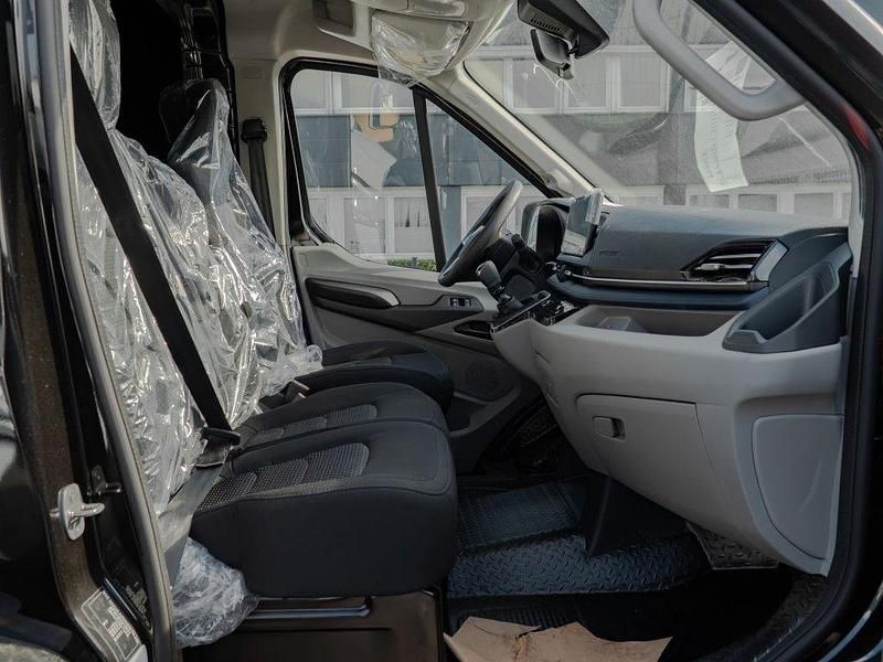 Nowe Maxus V90 148 KM (108 kW) 2026 Czarny Van