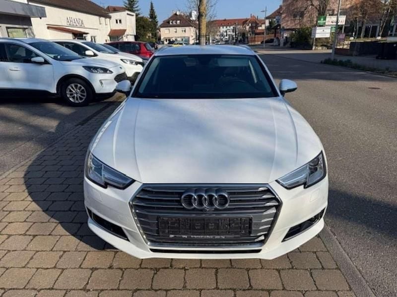 Gebraucht Audi A4 Sport 170 PS (125 kW) 2018 Weiß Kombi