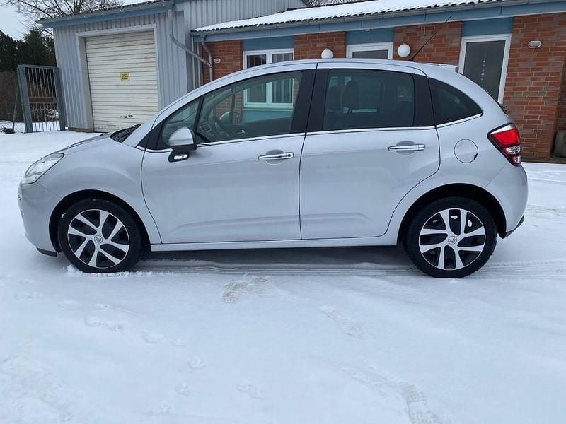 Gebraucht Citroën C3 SELECTION 82 PS (60 kW) 2016 Silber Limousine