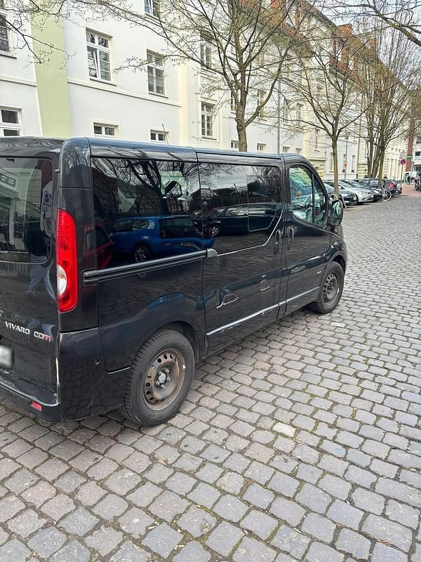 Gebraucht Opel Vivaro 114 PS (83 kW) 2014 Schwarz Van / Kleinbus