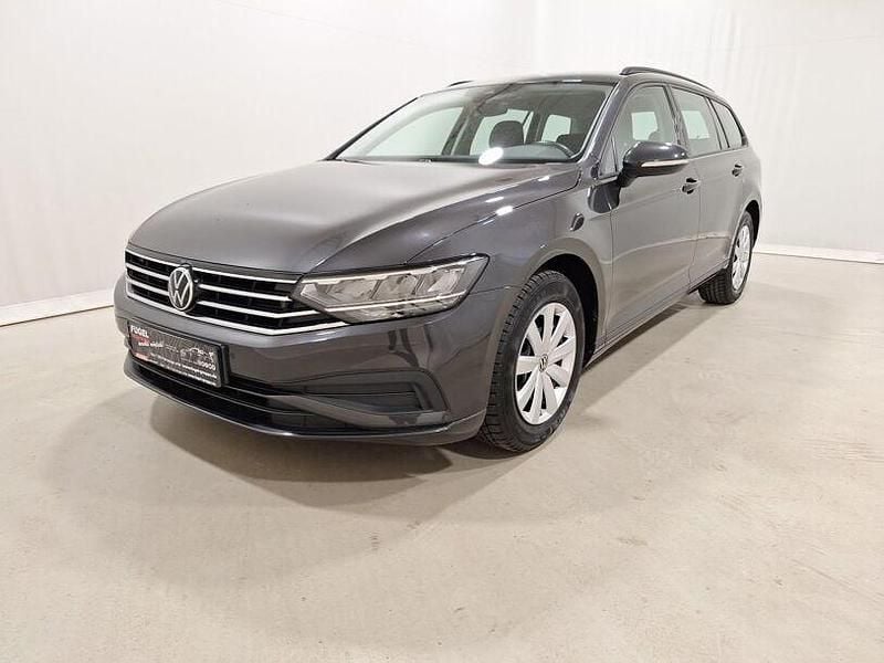 Gebraucht VW Passat Conceptline 150 PS (110 kW) 2022 Mangangrau metallic Kombi