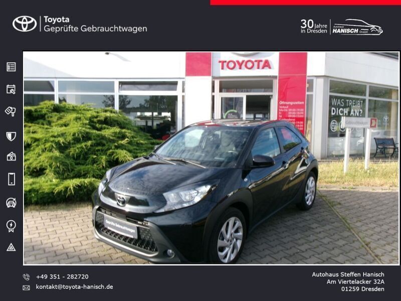 Midnight schwarz mica Gebraucht 2022 Toyota Aygo X-play Kleinwagen | 14.990 € (Fairer Preis) - Bild 1/4