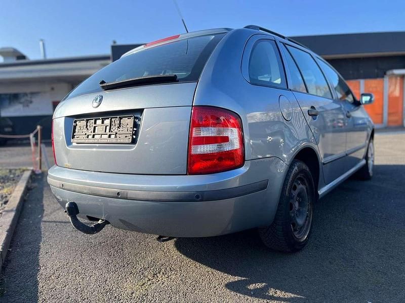 Gebraucht Skoda Fabia Ambiente 101 PS (74 kW) 2005 Stone grau metallic Kombi