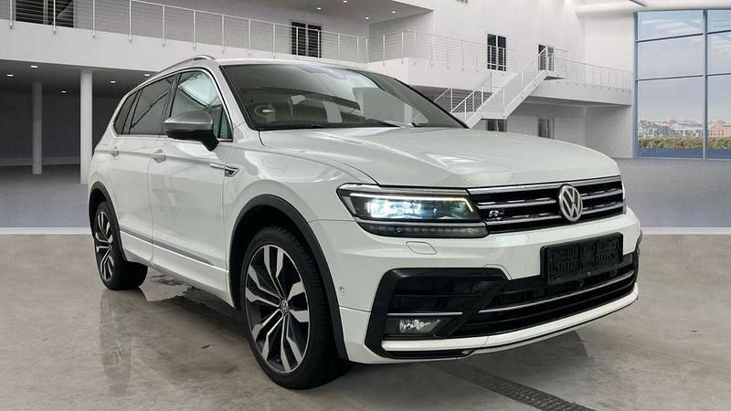 Weiß Gebraucht 2018 VW Tiguan Allspace Highline SUV | 22.900 € (Fairer Preis) - Bild 1/4