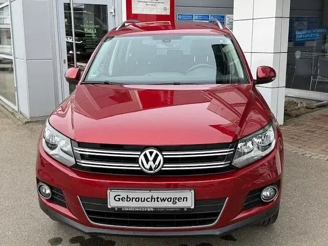 Gebraucht VW Tiguan LOUNGE 184 PS (135 kW) 2016 Wild cherry red metallic SUV