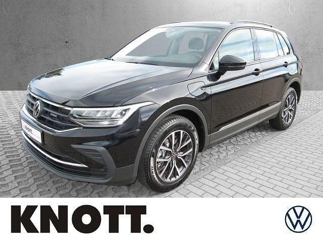 Deep black perleffekt Gebraucht 2021 VW Tiguan Life SUV | 31.700 € (Fairer Preis) - Bild 1/4