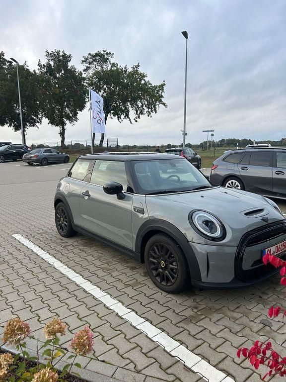 Second-hand Mini Cooper SE Classic 135 kW (184 CP) 2022 Gri Hatchback