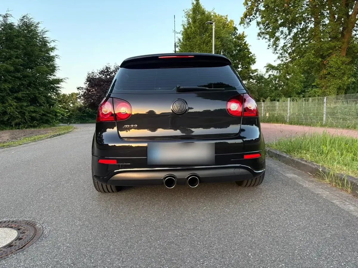 Gebraucht VW Golf V R 448 PS (329 kW) 2006 Schwarz Kleinwagen