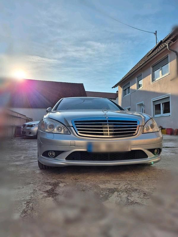 Silber Gebraucht 2025 Mercedes S500L AMG Limousine | 9.500 € - Bild 1/4