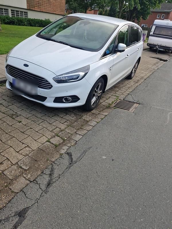 Gebraucht Ford S-MAX 179 PS (131 kW) 2017 Weiß Van / Kleinbus