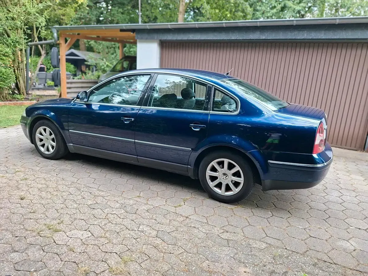 Gebraucht VW Passat 150 PS (110 kW) 2005 Blau Limousine