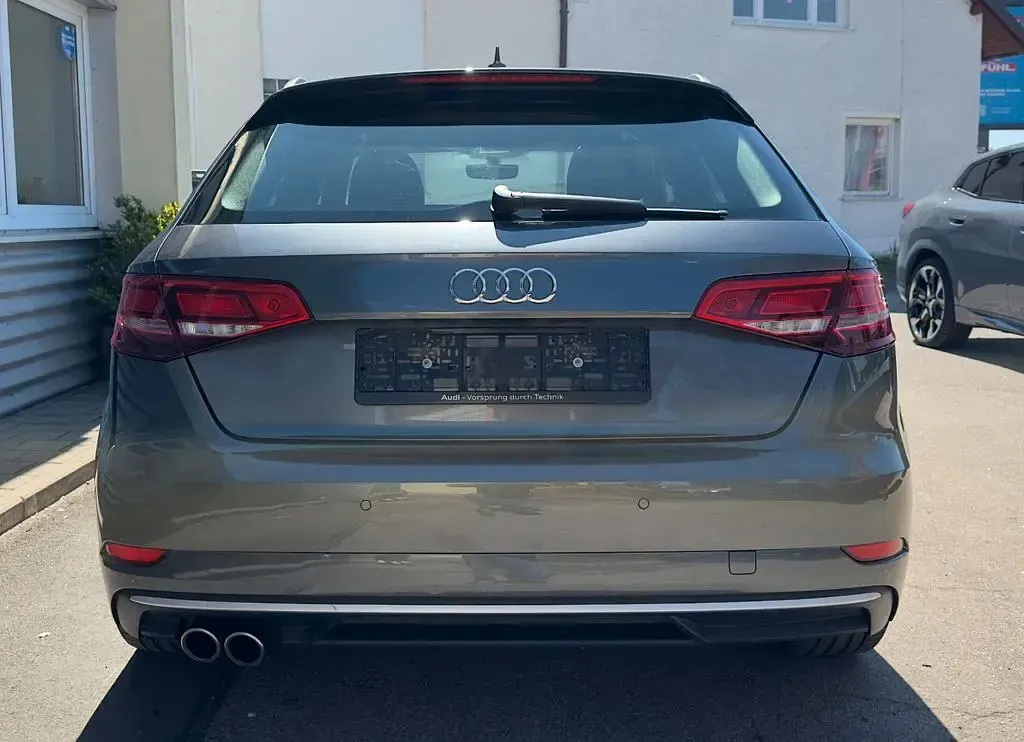 Gebraucht Audi A3 S-Line 150 PS (110 kW) 2018 Grau Limousine
