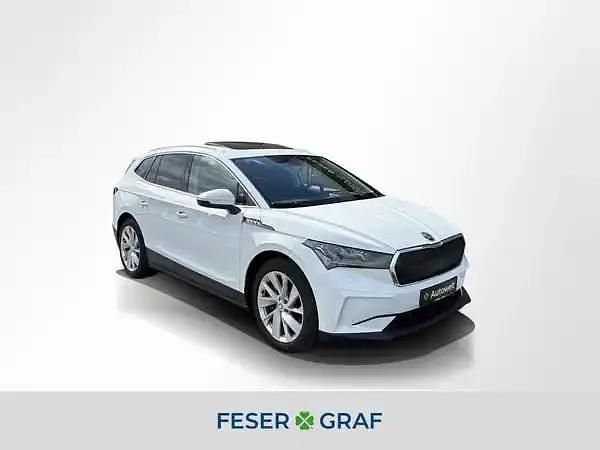 Moonweiss metallic Gebraucht 2022 Skoda Enyaq iV SUV | 30.980 € (Fairer Preis) - Bild 1/4