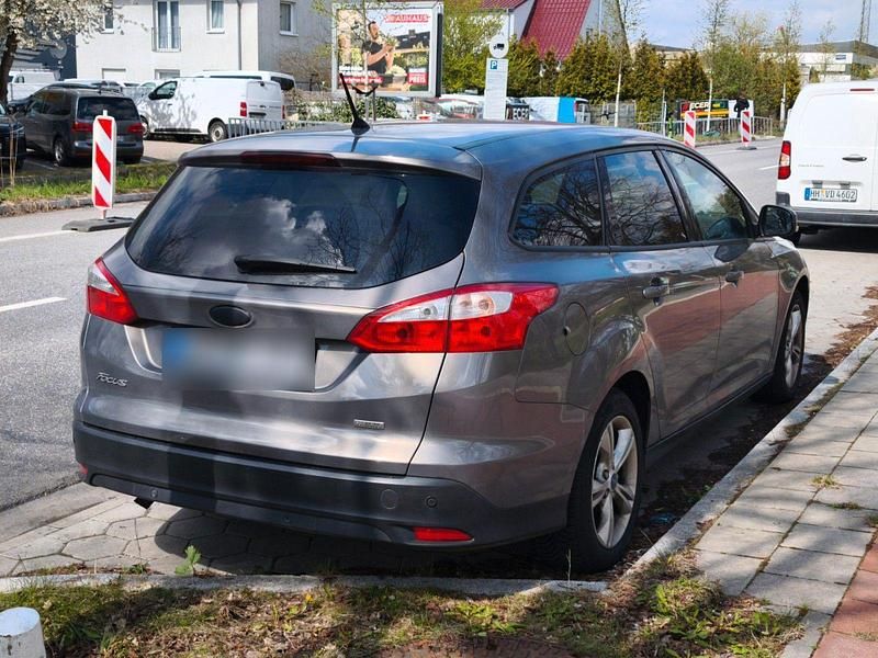 Usata Ford Focus 101 CV (74 kW) 2012 Grigio Station wagon