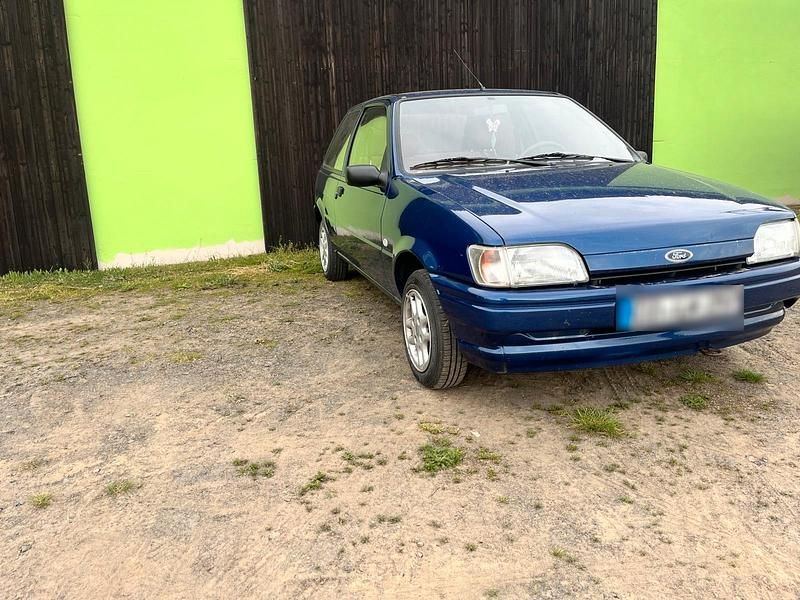 Gebraucht Ford Fiesta 60 PS (44 kW) 1994 Blau Kleinwagen