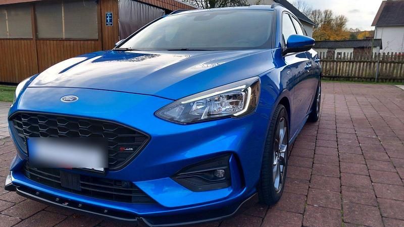 Blau Gebraucht 2020 Ford Focus ST-Line X Kombi | 15.599 € (Fairer Preis) - Bild 1/4