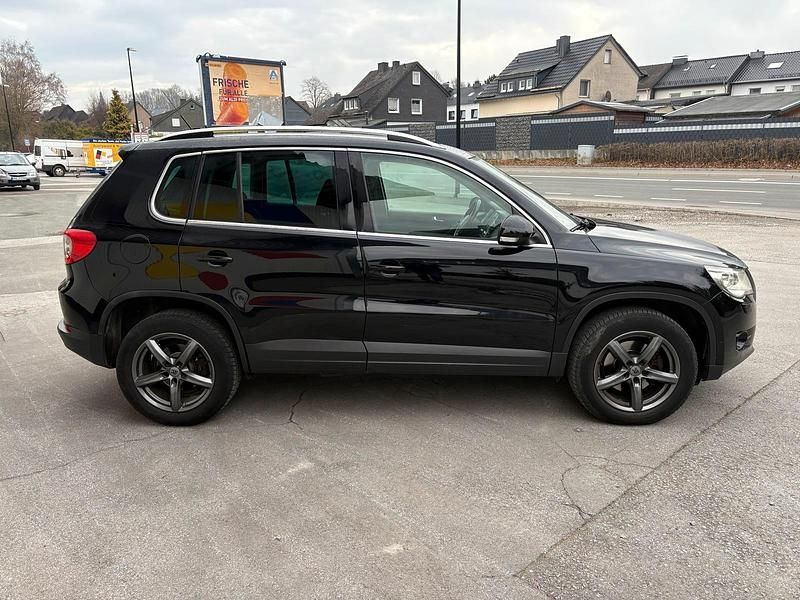 Gebraucht VW Tiguan 140 PS (102 kW) 2011 Schwarz SUV