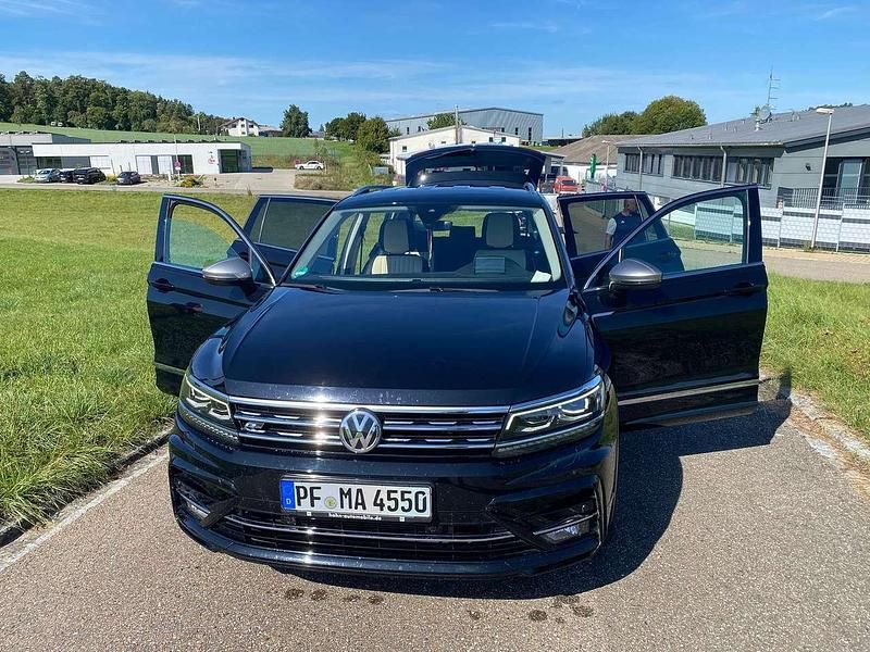 Schwarz Gebraucht 2019 VW Tiguan Allspace Highline SUV | 31.700 € (Etwas zu teuer) - Bild 1/4