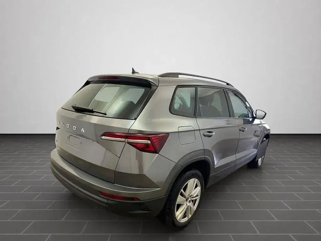Gebraucht Skoda Karoq Selection 150 PS (110 kW) 2025 Grau SUV