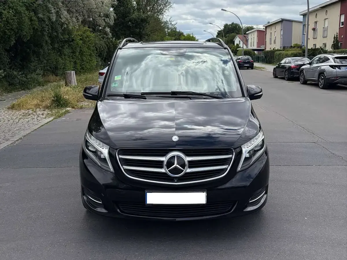 Gebraucht Mercedes V250 Avantgarde Edition 190 PS (139 kW) 2015 Schwarz Van / Kleinbus