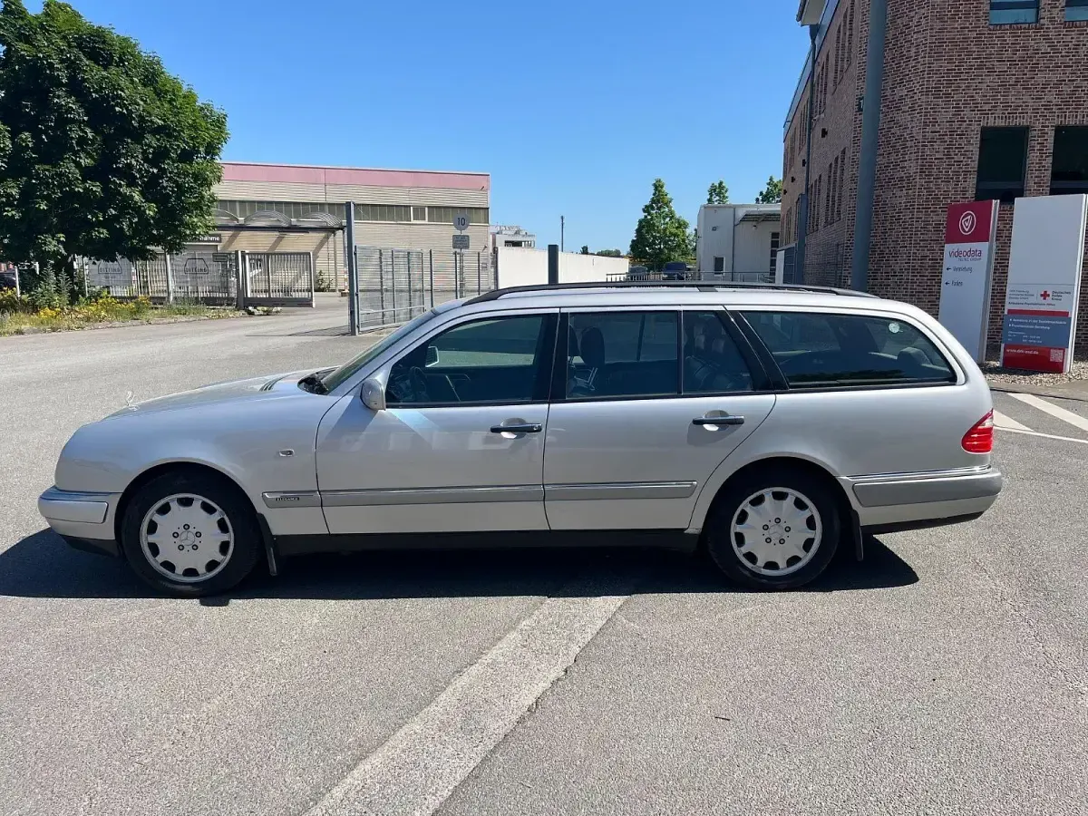 Gebraucht Mercedes E420 279 PS (205 kW) 1997 Silber Kombi