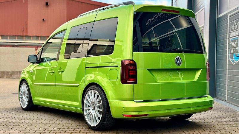 Gebraucht VW Caddy R 131 PS (96 kW) 2020 Grün Van / Kleinbus