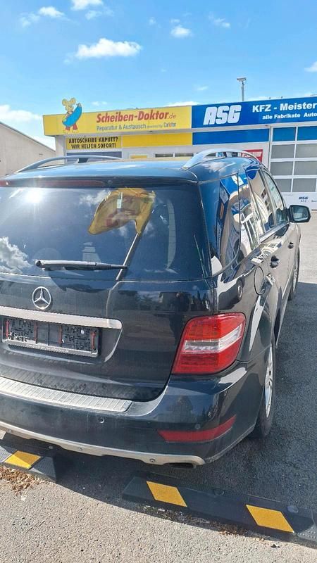 Gebraucht Mercedes ML280 190 PS (139 kW) 2008 Schwarz SUV