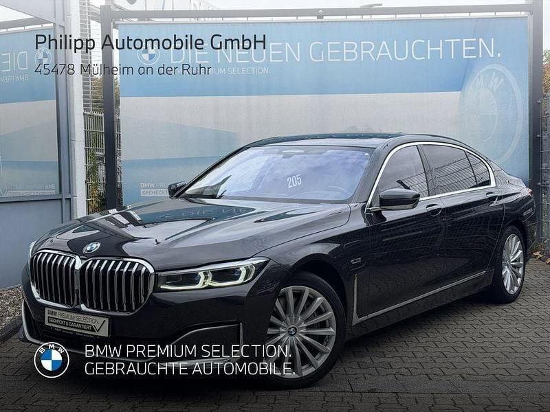 Grau Gebraucht 2021 BMW 745e Limousine | 56.880 € (Fairer Preis) - Bild 1/4
