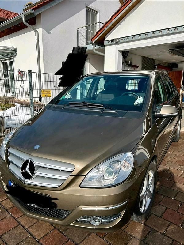 Gebraucht Mercedes B200 136 PS (100 kW) 2009 Beige Van / Kleinbus