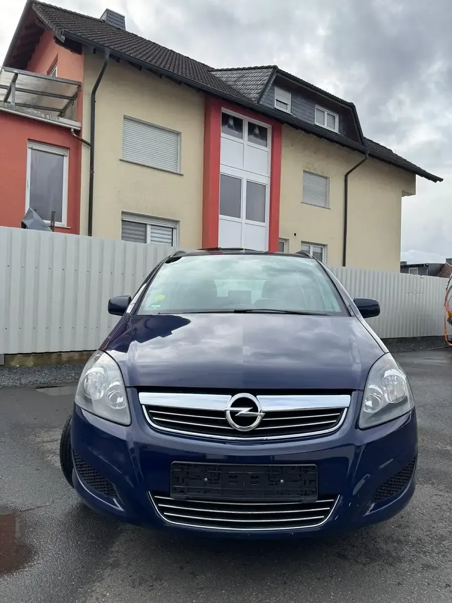 Używany Opel Zafira 110 KM (80 kW) 2012 Niebieski Minivan