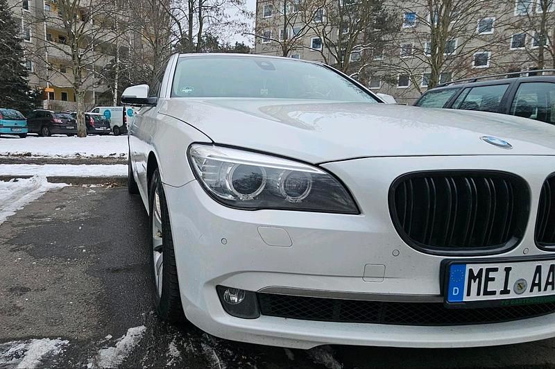 Gebraucht BMW 730 258 PS (189 kW) 2012 Weiß Limousine