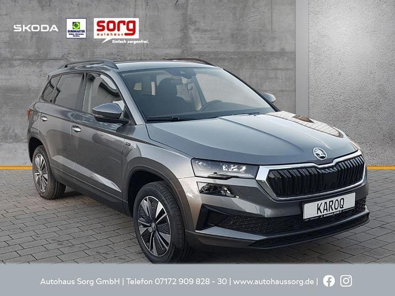 Grau Neu 2026 Skoda Karoq Tour SUV | 32.890 € (Superpreis) - Bild 1/4