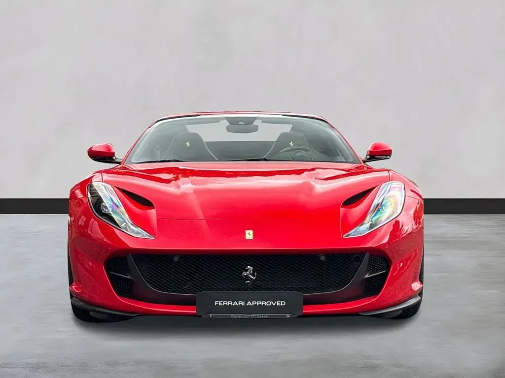 Second-hand Ferrari 812 797 CP (586 kW) 2022 Roșu Cabrio