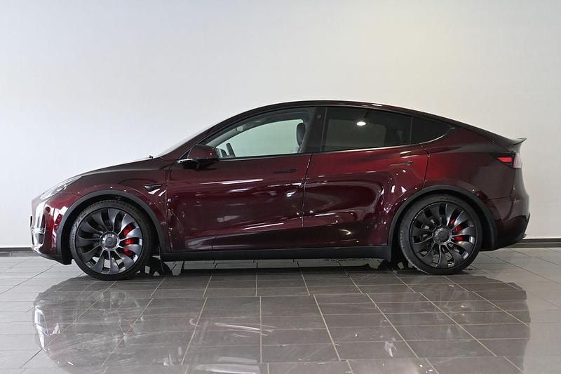 Gebraucht Tesla Model Y Performance 392 kW (534 PS) 2024 Rot midnight cherry red (metallic) SUV