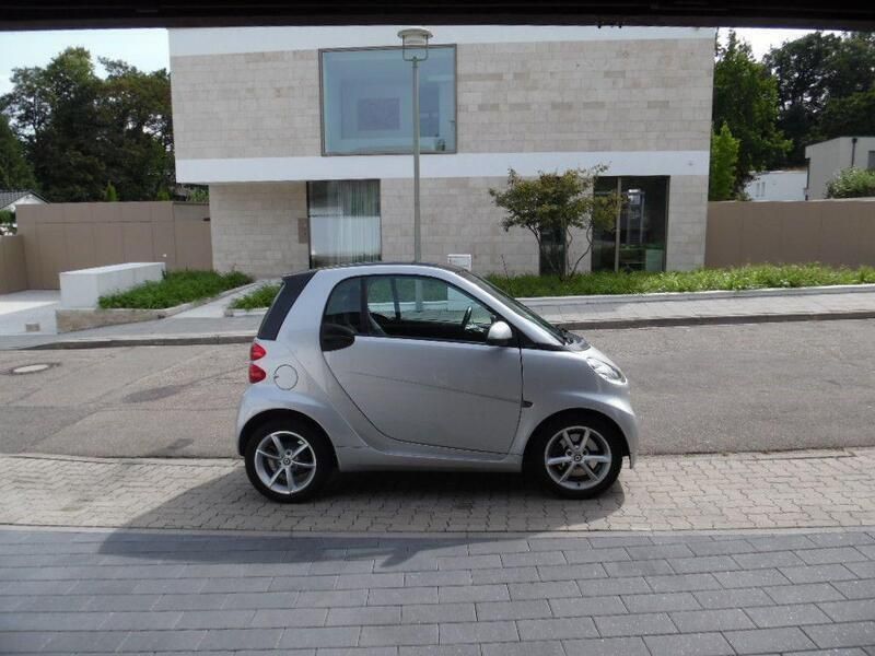 Silber Gebraucht 2012 Smart ForTwo Coupé Passion Coupé | 8.300 € (Teuer) - Bild 1/4
