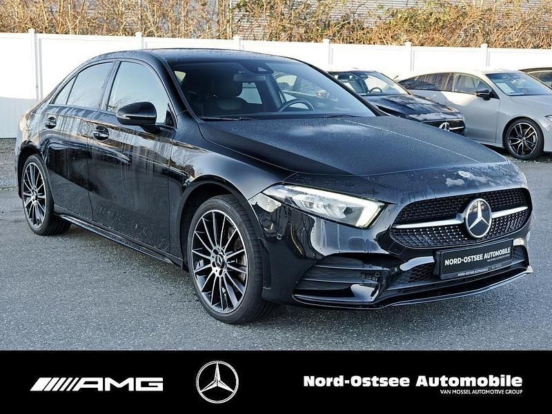 Gebraucht Mercedes A250 160 PS (117 kW) 2021 Unilack nachtschwarz Limousine