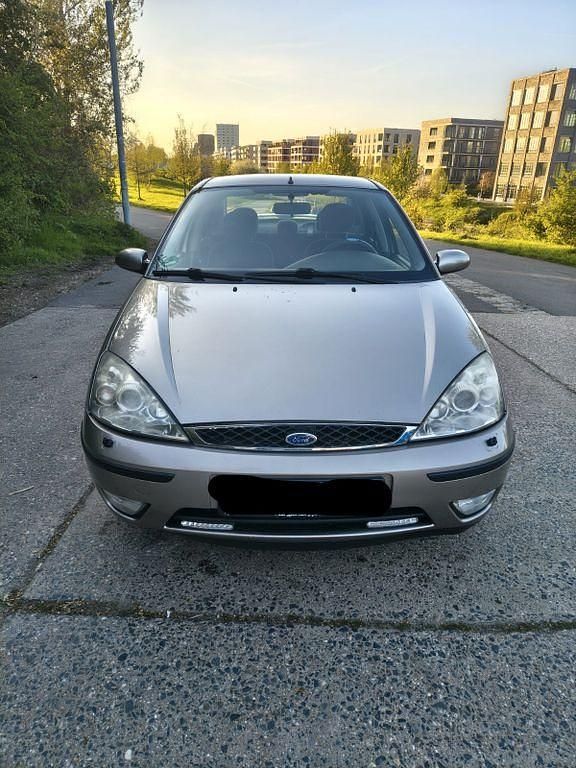 Second-hand Ford Focus Ghia 101 CP (74 kW) 2003 Gri Berlinǎ
