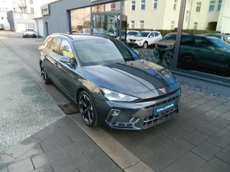 Gebraucht Cupra Leon 150 PS (110 kW) 2025 Magnetic grau metallic Kombi