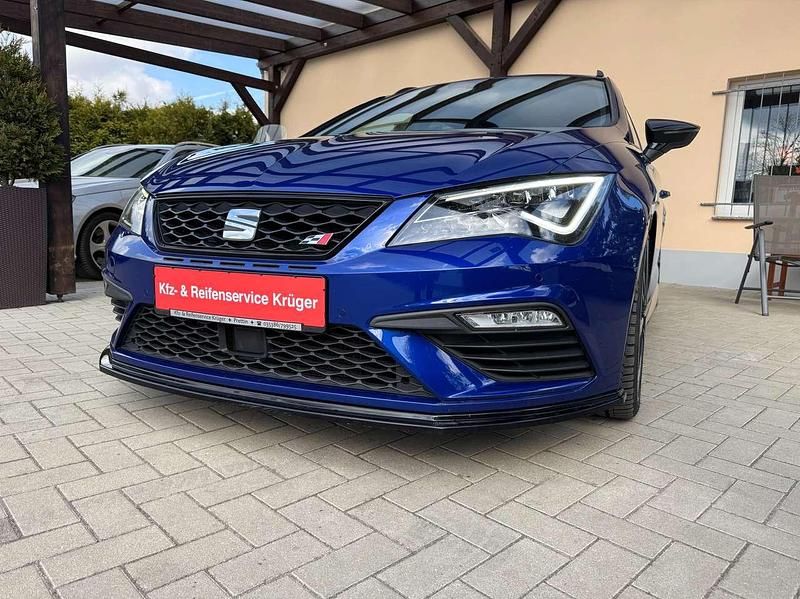 Gebraucht Seat Leon 4Drive 300 PS (220 kW) 2017 "mystery" blau Kombi