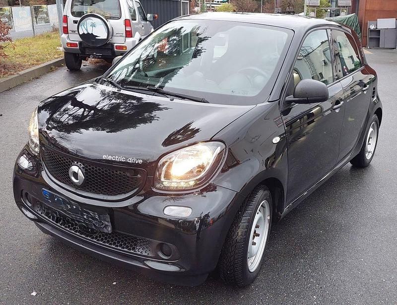 Schwarz Gebraucht 2018 Smart ForFour Electric Drive Limousine | 8.000 € (Fairer Preis) - Bild 1/4